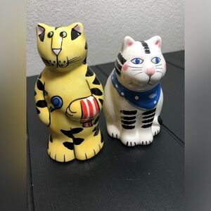 CATZILLA Cats Salt and Pepper coco Dowley Ceramic Cat Figurine